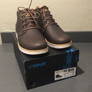 Teva Durban men’s leather boots size 10.5